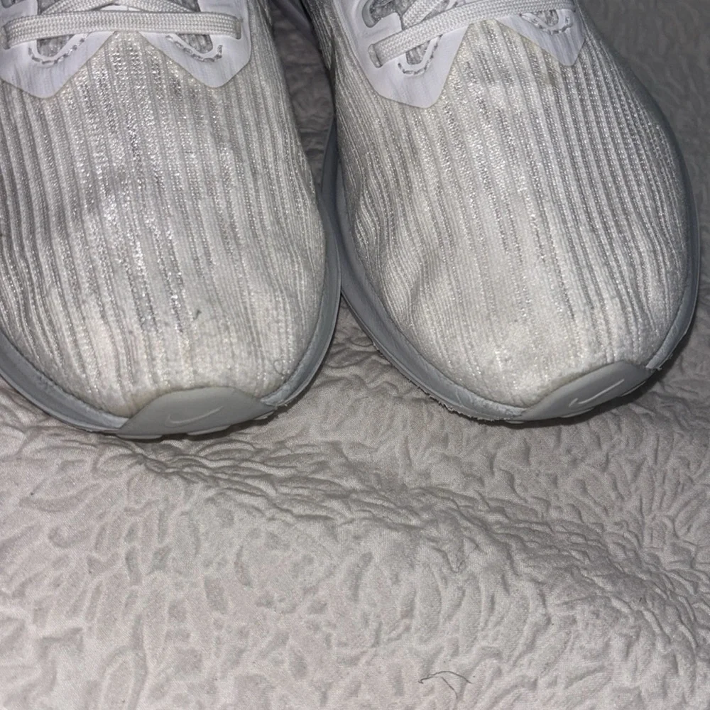 Nike Air Winflo 9 Low Top Athletic Running Sneakers - Picture 11 of 14